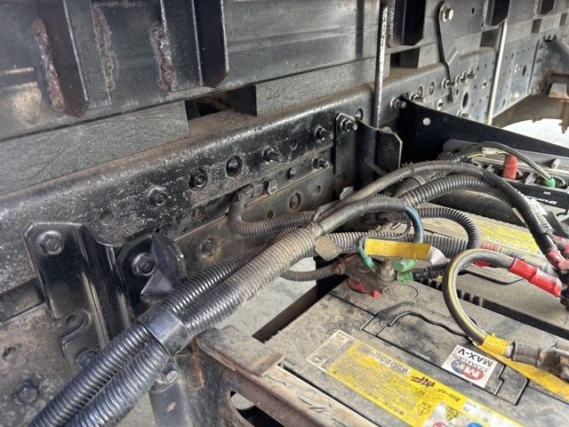 2015 Mitsubishi Fuso Canter Flat self-propelled crane auction photo 12