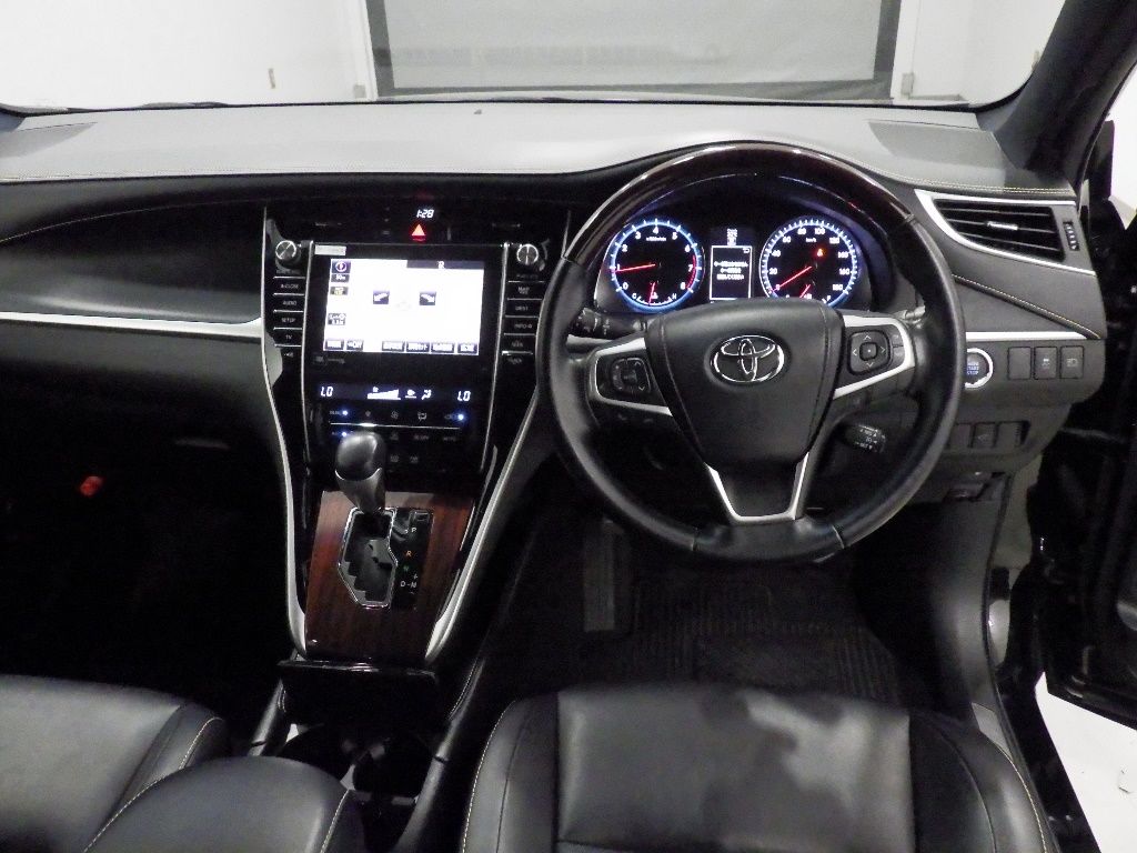 2014 Toyota Harrier premium auction photo 3