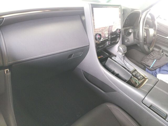 2024 Toyota Alphard Z auction photo 3