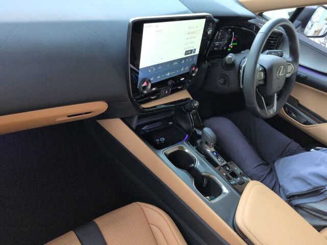 2024 Lexus NX NX350H F Sport auction photo 3