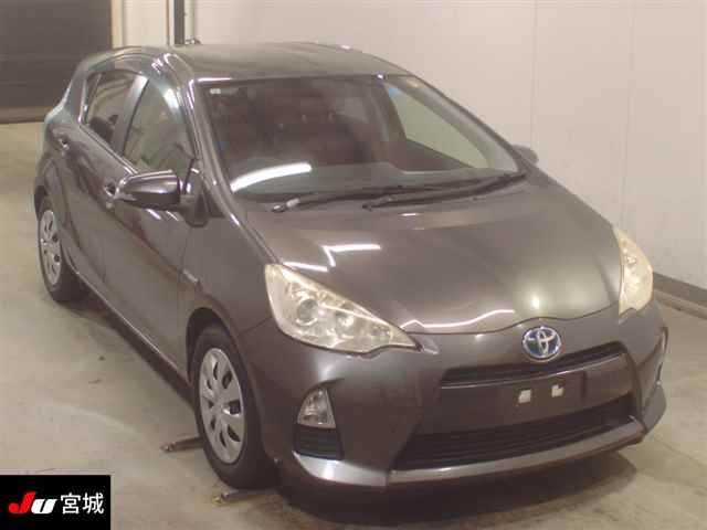 2013 Toyota Aqua S Japan auction vehicle