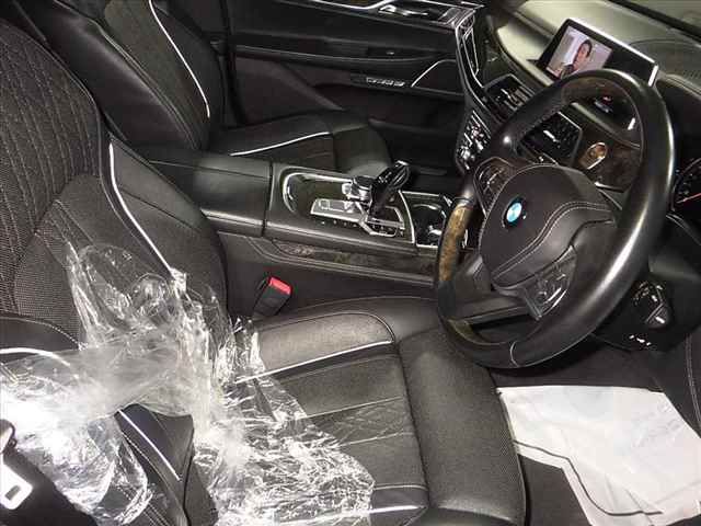 2016 BMW 7 Series 740i M Sport auction photo 9