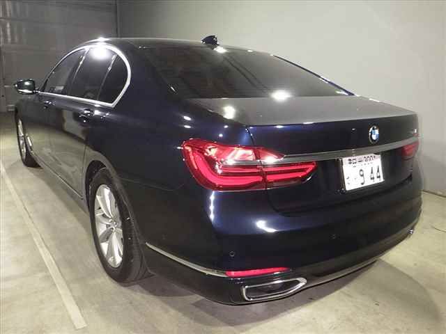 2016 BMW 7 Series 740i M Sport auction photo 4