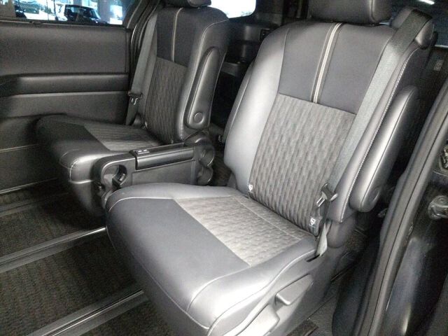 2023 Toyota Noah S-Z auction photo 6