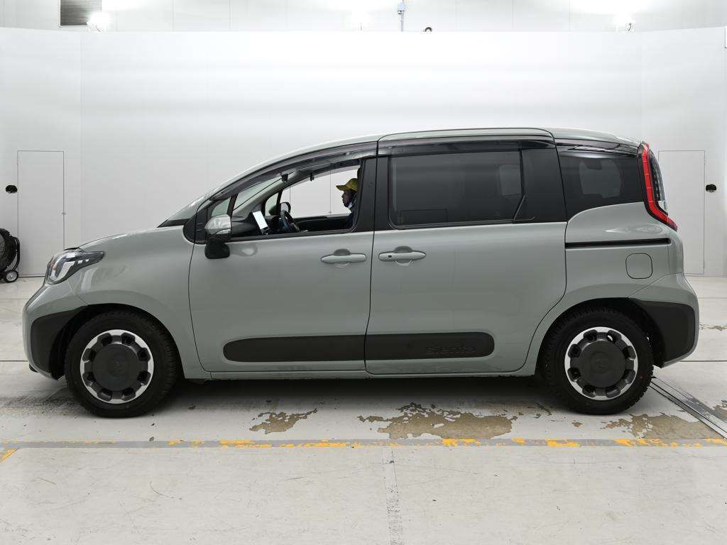 2025 Toyota Sienta Z auction photo 4