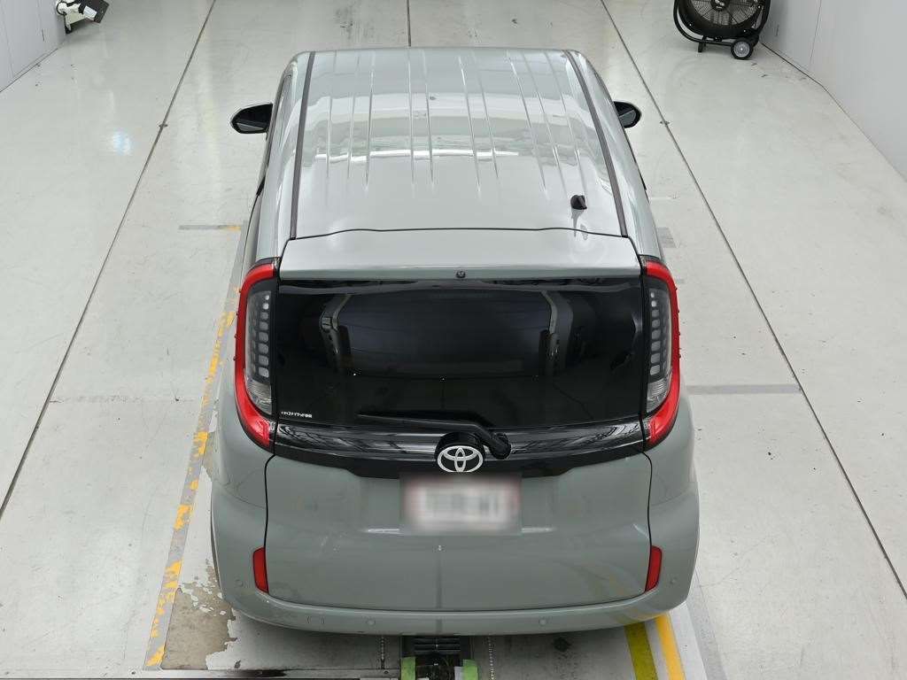 2025 Toyota Sienta Z auction photo 8