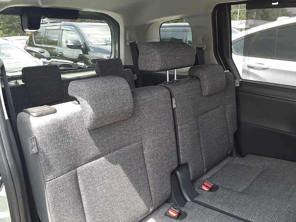 2025 Toyota Sienta Z auction photo 11