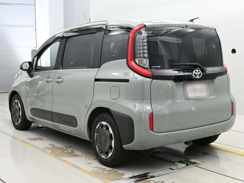 2025 Toyota Sienta Z auction photo 6