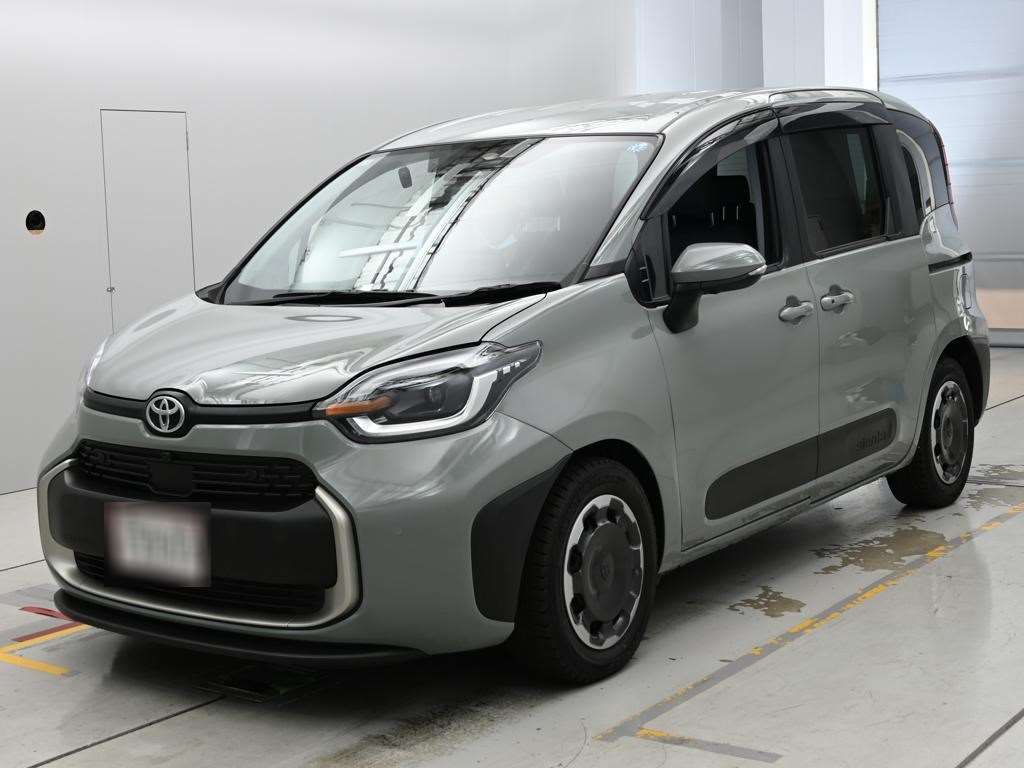 2025 Toyota Sienta Z Japan auction vehicle