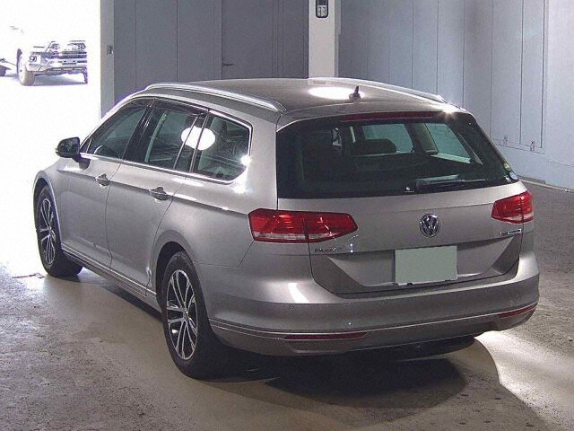 2015 Volkswagen パサートヴァリアント TSIコンフォートライン auction photo 2