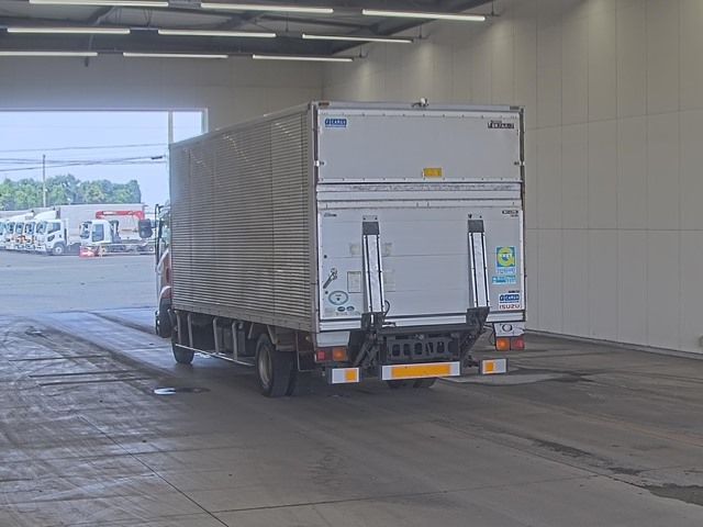 2011 Isuzu Forward アルミバン PG auction photo 2