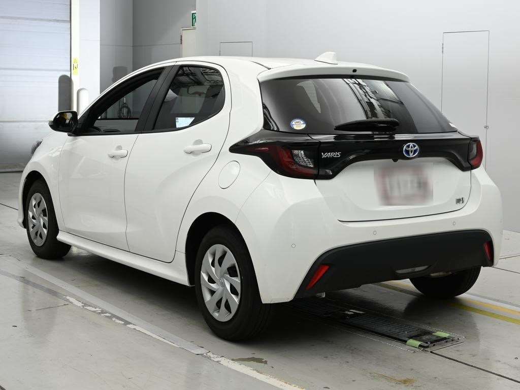2023 Toyota Yaris ハイブリッドX auction photo 6