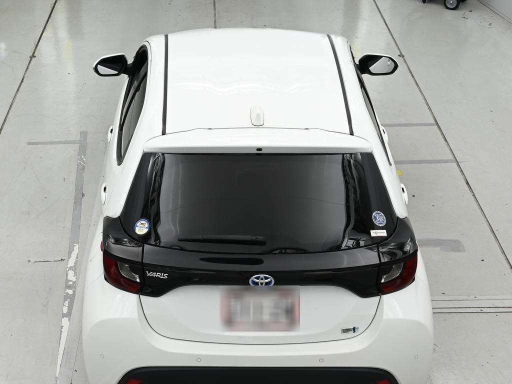 2023 Toyota Yaris ハイブリッドX auction photo 8
