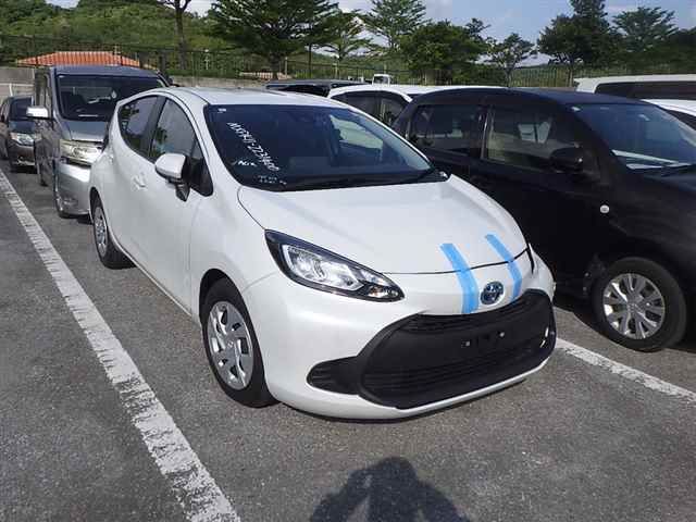2025 Toyota Aqua X Japan auction vehicle