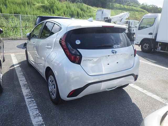 2025 Toyota Aqua X auction photo 2