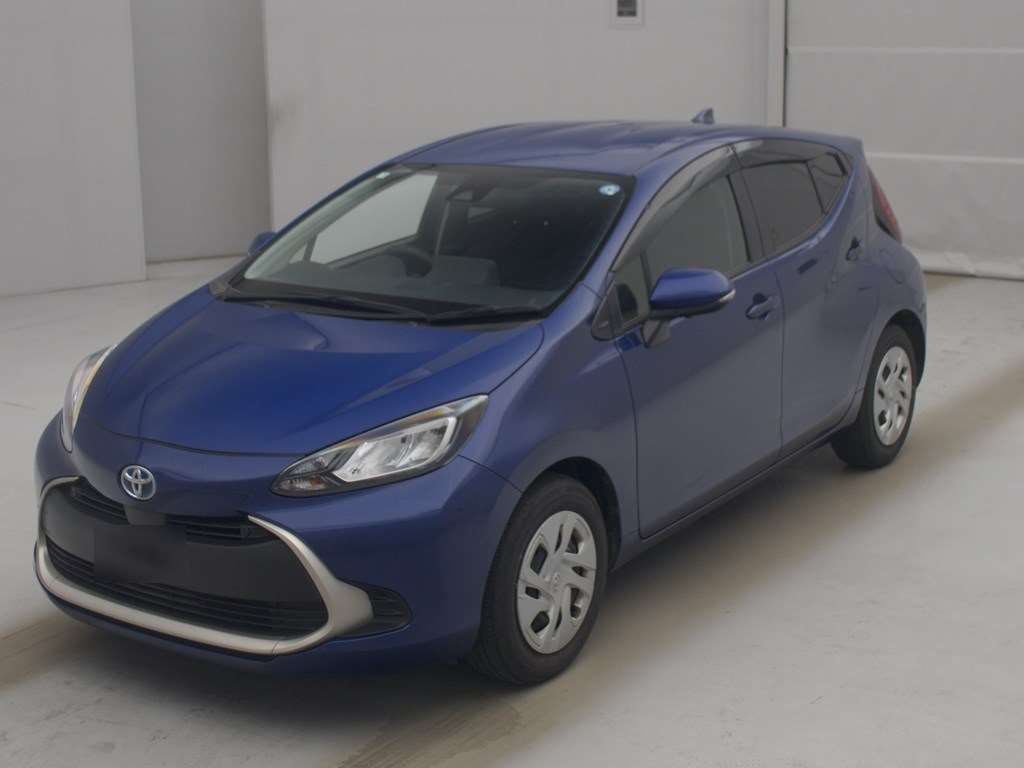 2023 Toyota Aqua G Japan auction vehicle