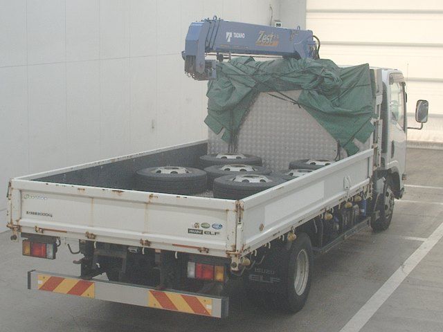2020 Isuzu Elf With crane auction photo 2