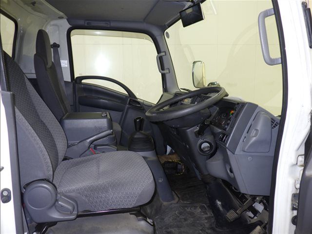 2020 Isuzu Elf With crane auction photo 5