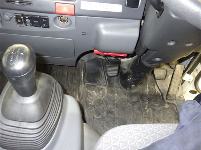 2020 Isuzu Elf With crane auction photo 7
