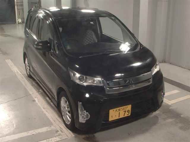 Japan Auction Vehicles 12 2013 Mitsubishi eKカスタム T auction photo