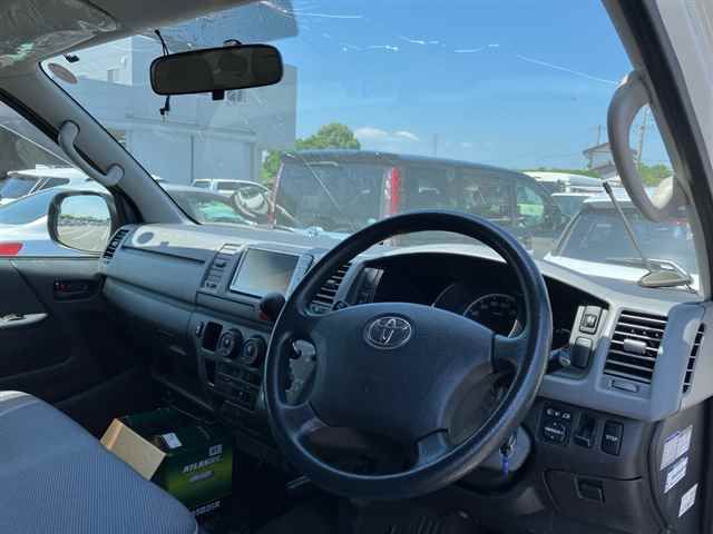 2010 Toyota Hiace DX ウェルキャブ10人乗リ auction photo 3
