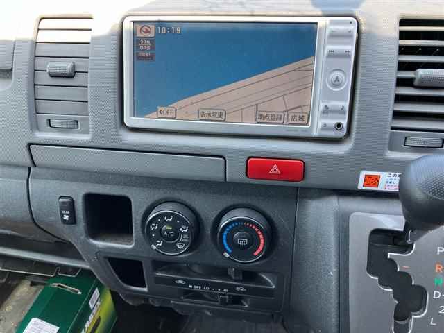 2010 Toyota Hiace DX ウェルキャブ10人乗リ auction photo 6