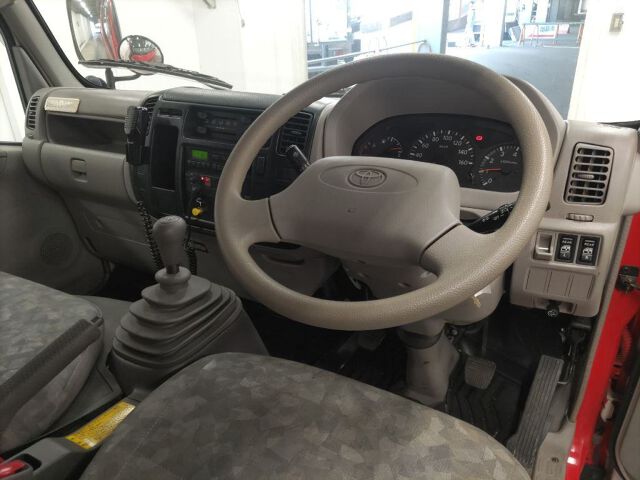 2002 Toyota Dyna Wキャブ ショウボウ 4WD auction photo 3