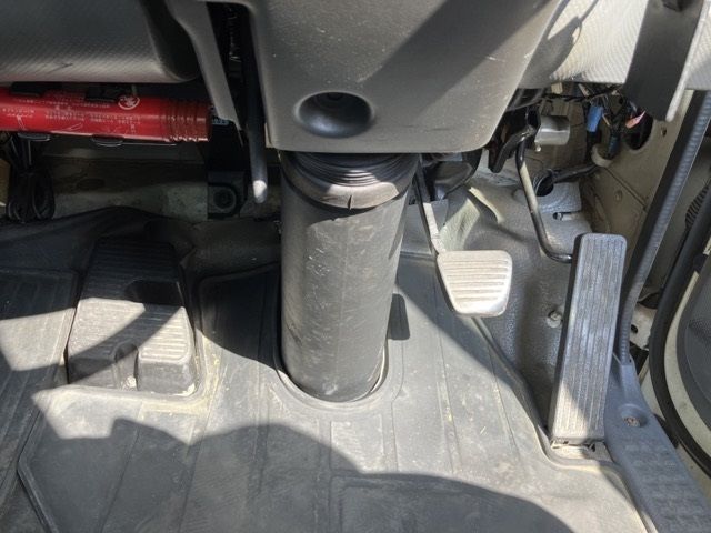 2012 Isuzu Elf Refrigerated PG. HV auction photo 4