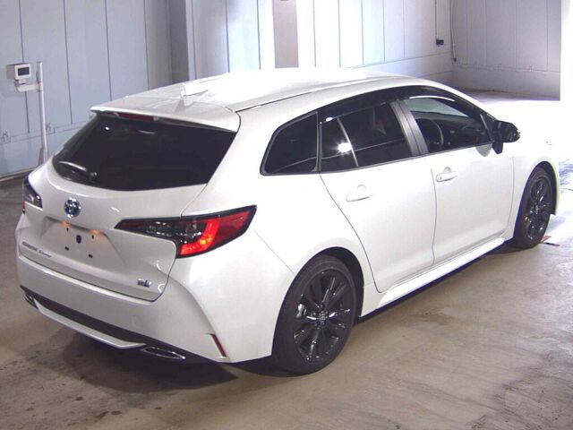 2021 Toyota Corolla Touring ハイブリッドWXB 4WD auction photo 5