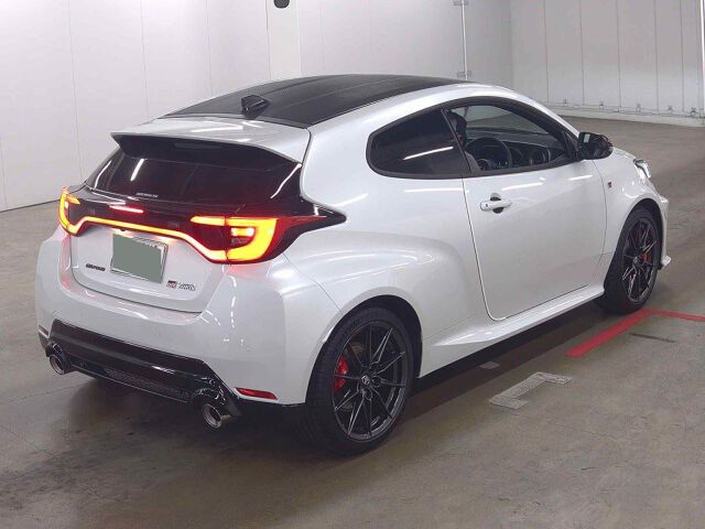 2025 Toyota GR Yaris RZ High Performance 4WD auction photo 5