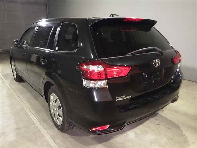 2017 Toyota Corolla Fielder 1.5G auction photo 4