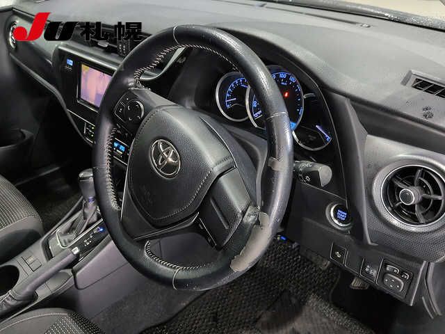 2016 Toyota Auris 4WD 150X auction photo 3