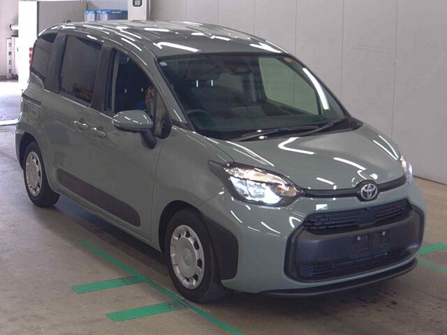 Japan Auction Vehicles 8 2023 Toyota Sienta X auction photo