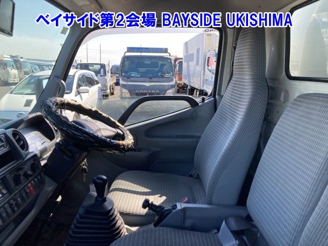2018 Hino Dutro アルミバン auction photo 4