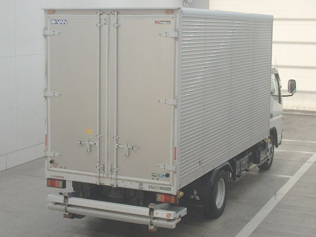 2020 Mitsubishi Fuso Canter Van auction photo 2