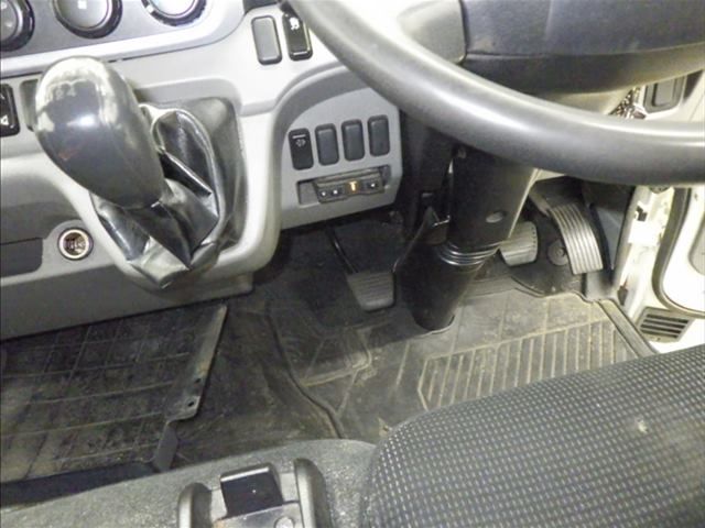 2020 Mitsubishi Fuso Canter Van auction photo 8