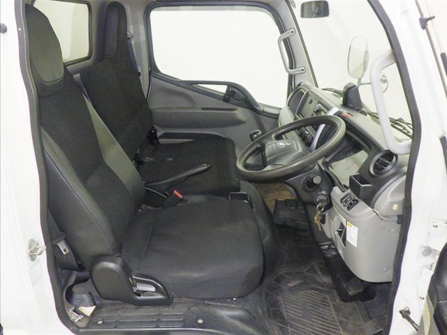 2020 Mitsubishi Fuso Canter Van auction photo 6