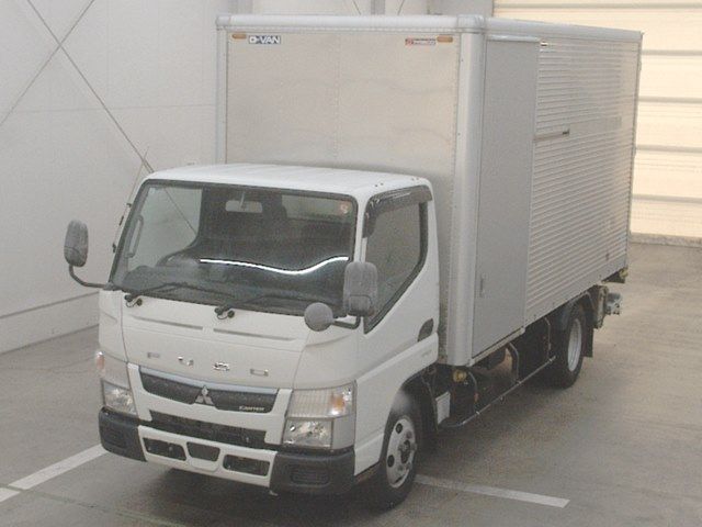 2020 Mitsubishi Fuso Canter Van Japan auction vehicle