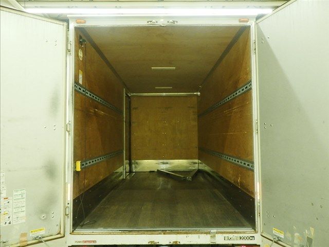 2020 Mitsubishi Fuso Canter Van auction photo 4