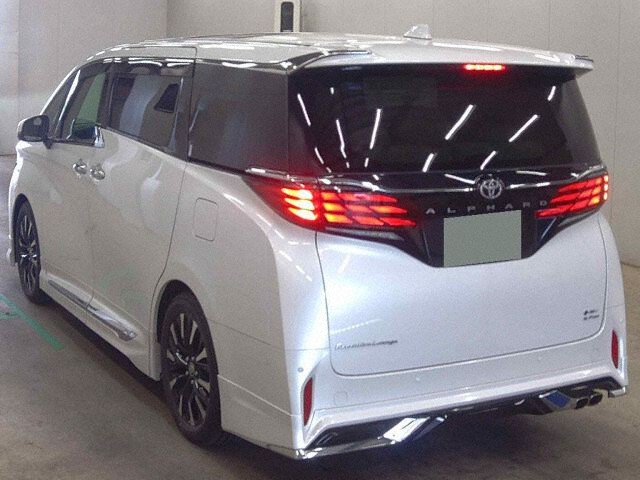 2024 Toyota Alphard Executive Lounge 4WD auction photo 2