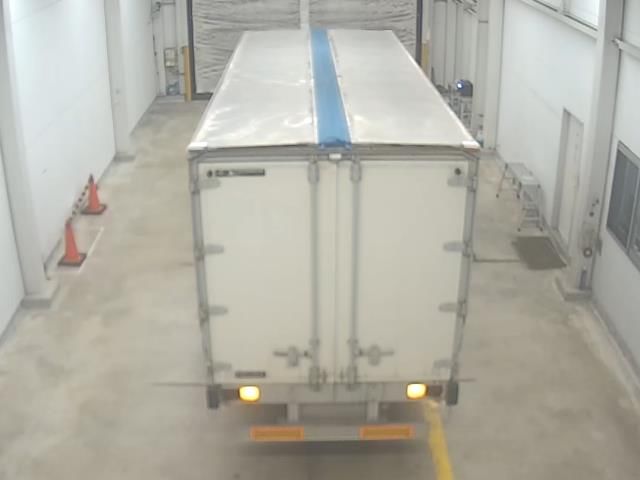 2004 Isuzu Forward Wing auction photo 3