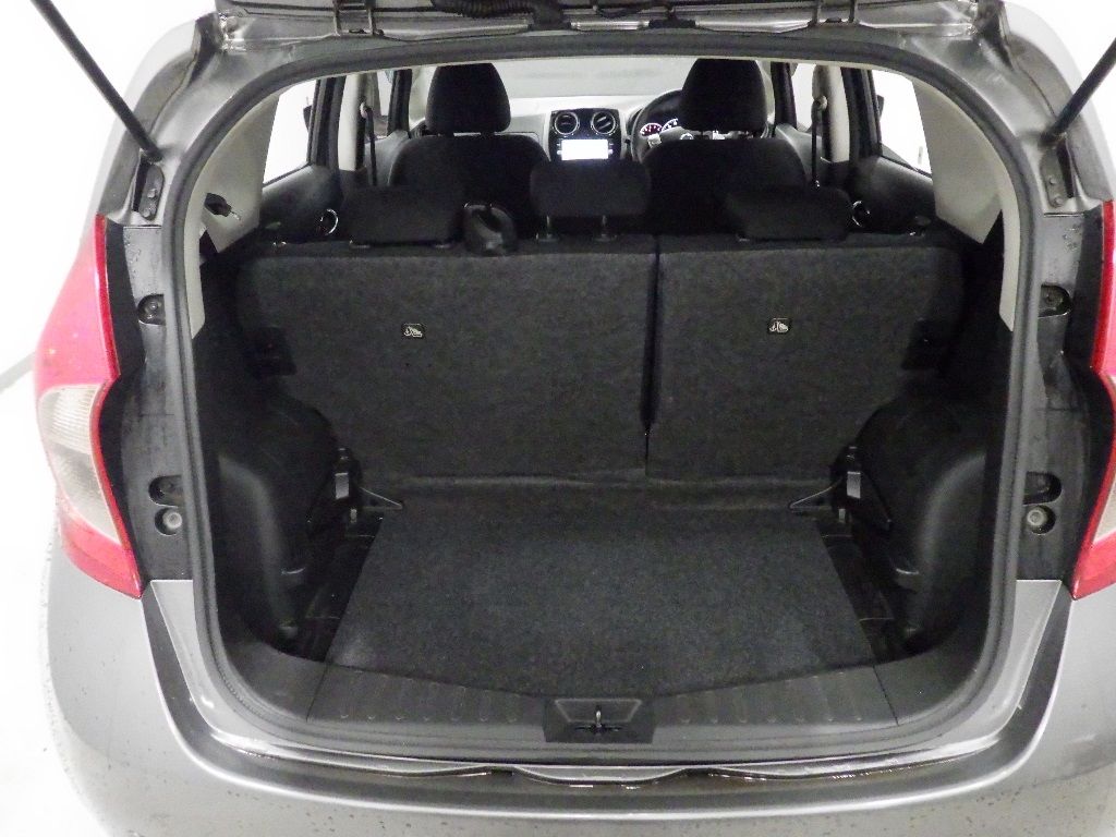 2016 Nissan ノート HB X DIG-S auction photo 8