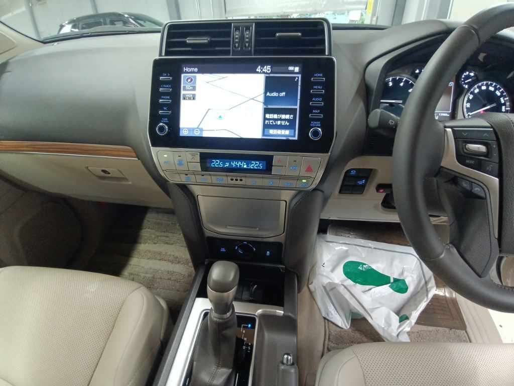 2022 Toyota Land Cruiser Prado TX L Package 4WD auction photo 11