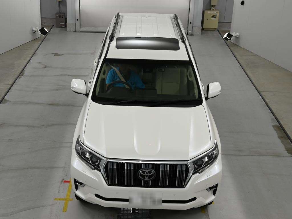 2022 Toyota Land Cruiser Prado TX L Package 4WD auction photo 7
