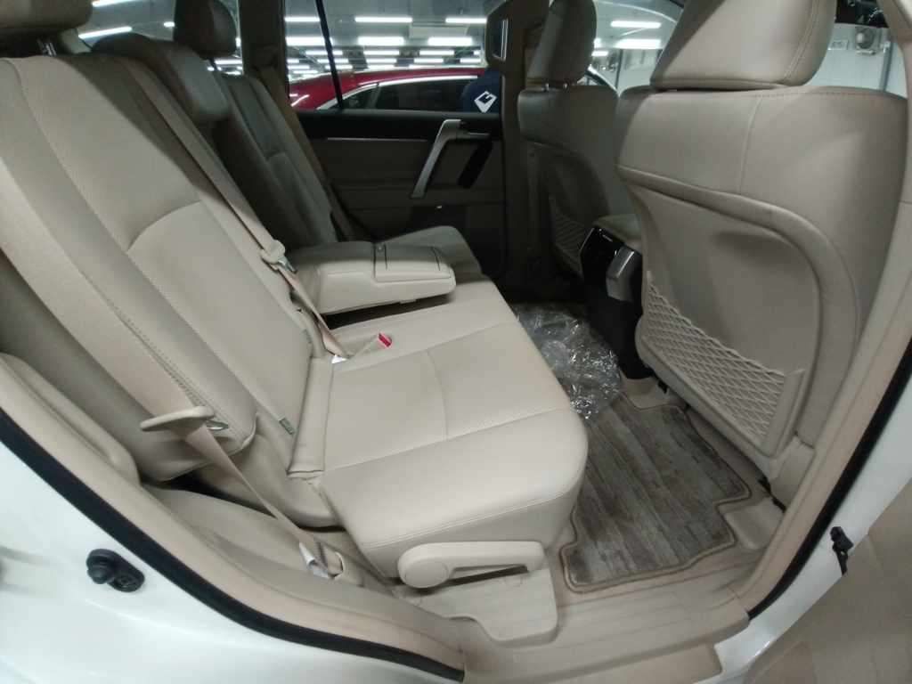 2022 Toyota Land Cruiser Prado TX L Package 4WD auction photo 12