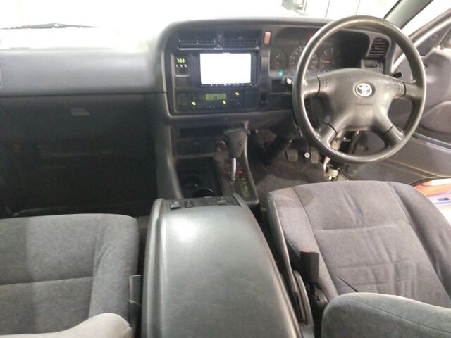 1999 Toyota Hiace スーパーカスタムG 4WD auction photo 3
