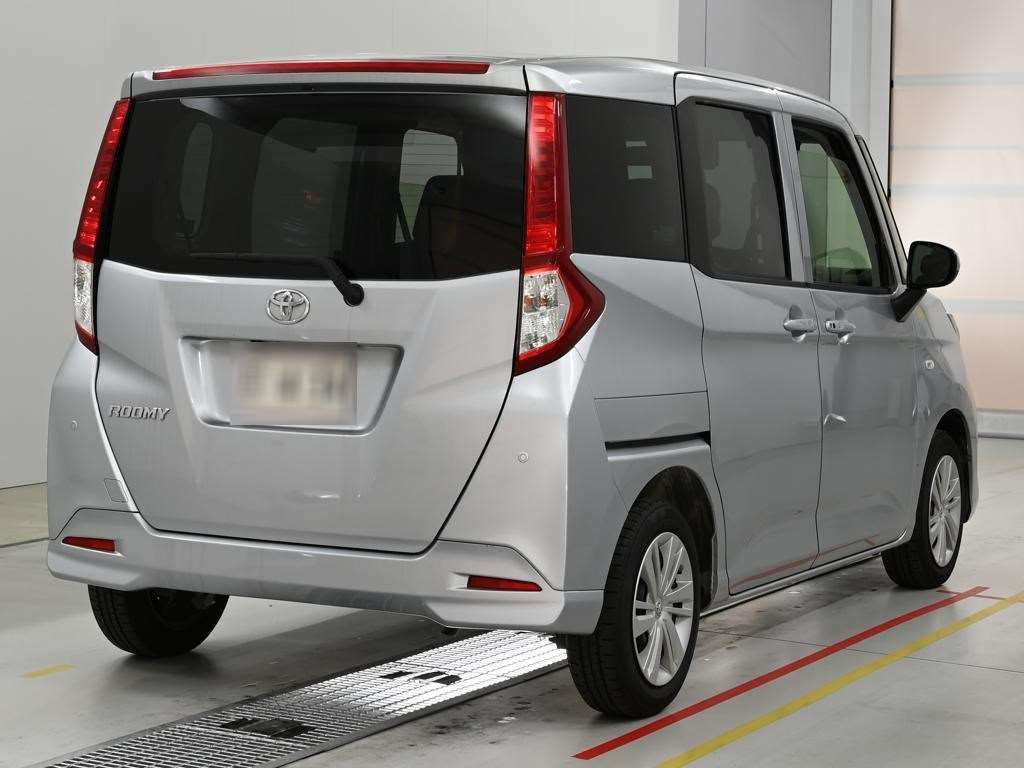 2021 Toyota Roomy X auction photo 2