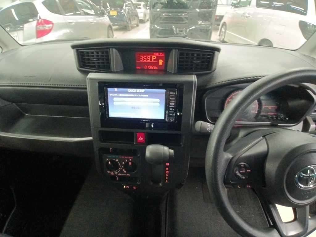 2021 Toyota Roomy X auction photo 11