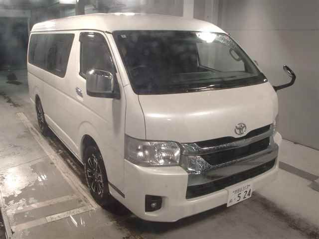 Japan Auction Vehicles 12 2022 Toyota Hiace 4WD GL 10ニン auction photo