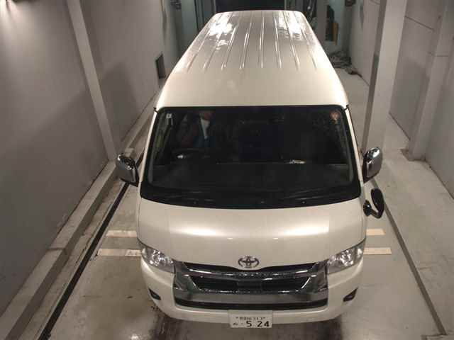 2022 Toyota Hiace 4WD GL 10ニン auction photo 6